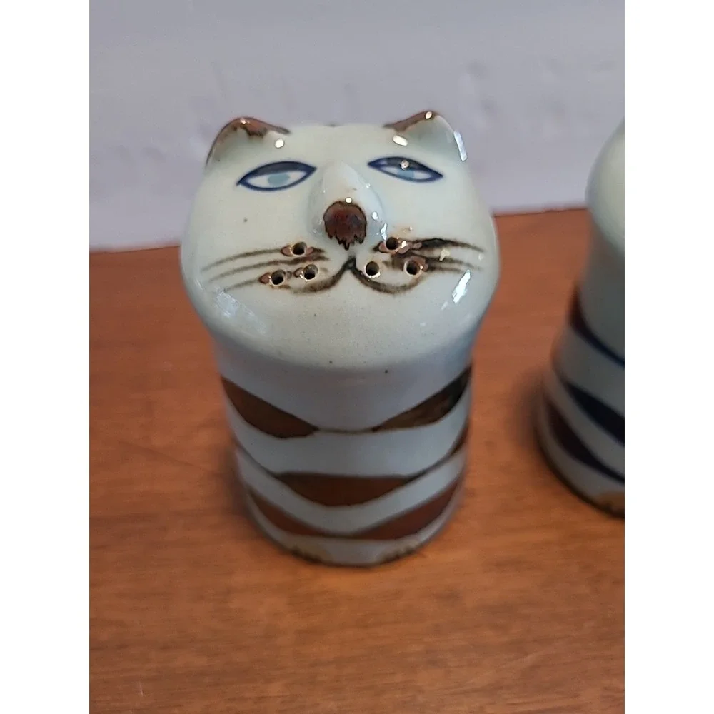 Vintage Takahashi Ceramic Cat Salt and Pepper Shakers‎ Made in Japan